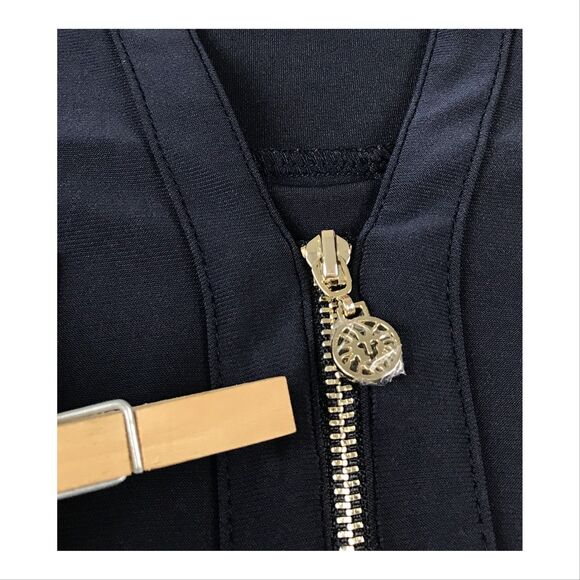 Anne Klein Womens Blouse Small 1/2 Zip Pockets V-Neck Notch Short Sleeve Blue - Picture 9 of 10